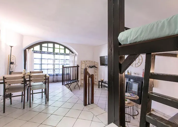 Suite & Castle - Au Pied Du Chateau D\'Annecy